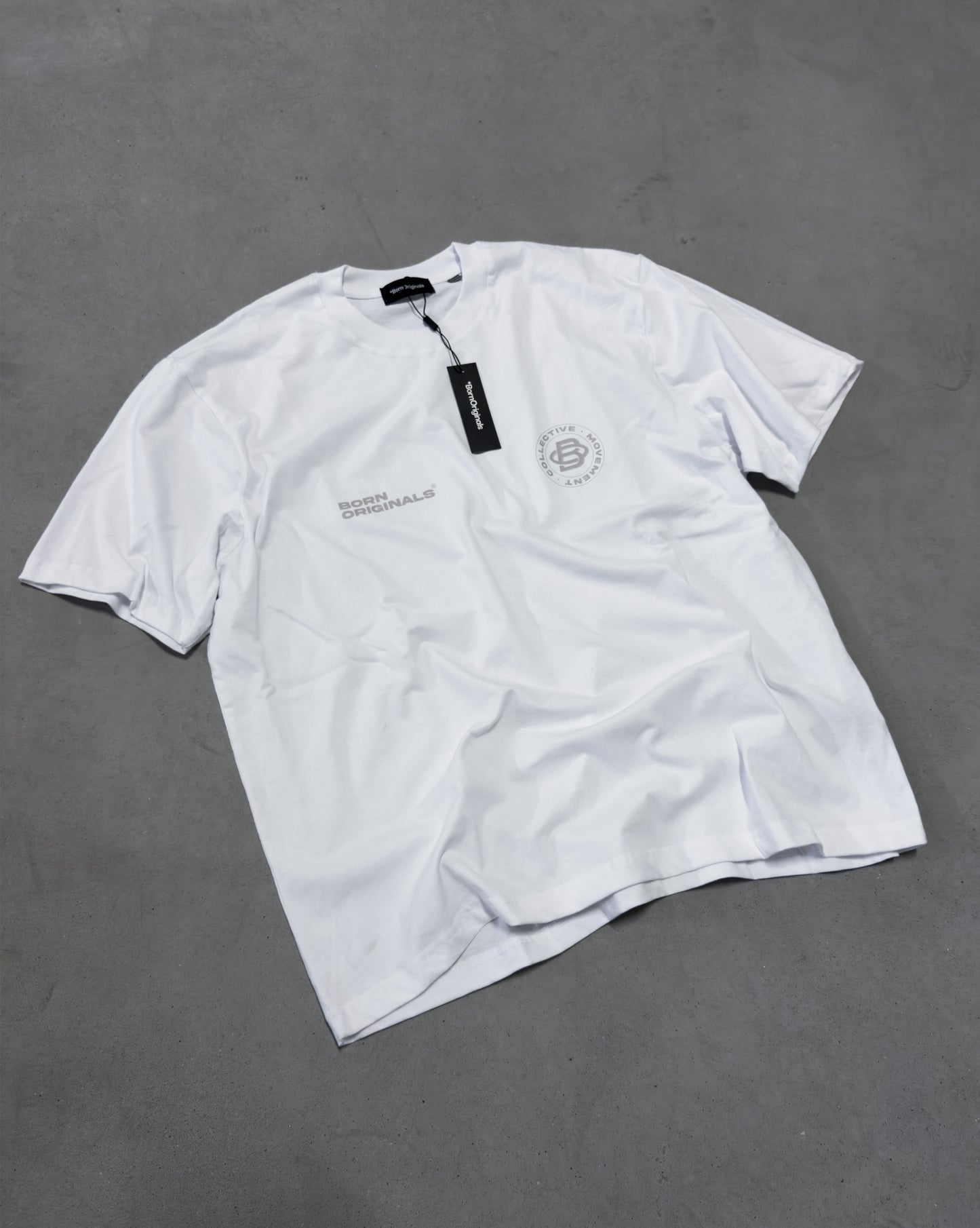 Unisex Oversized T-Shirt White "Modern Monogram"